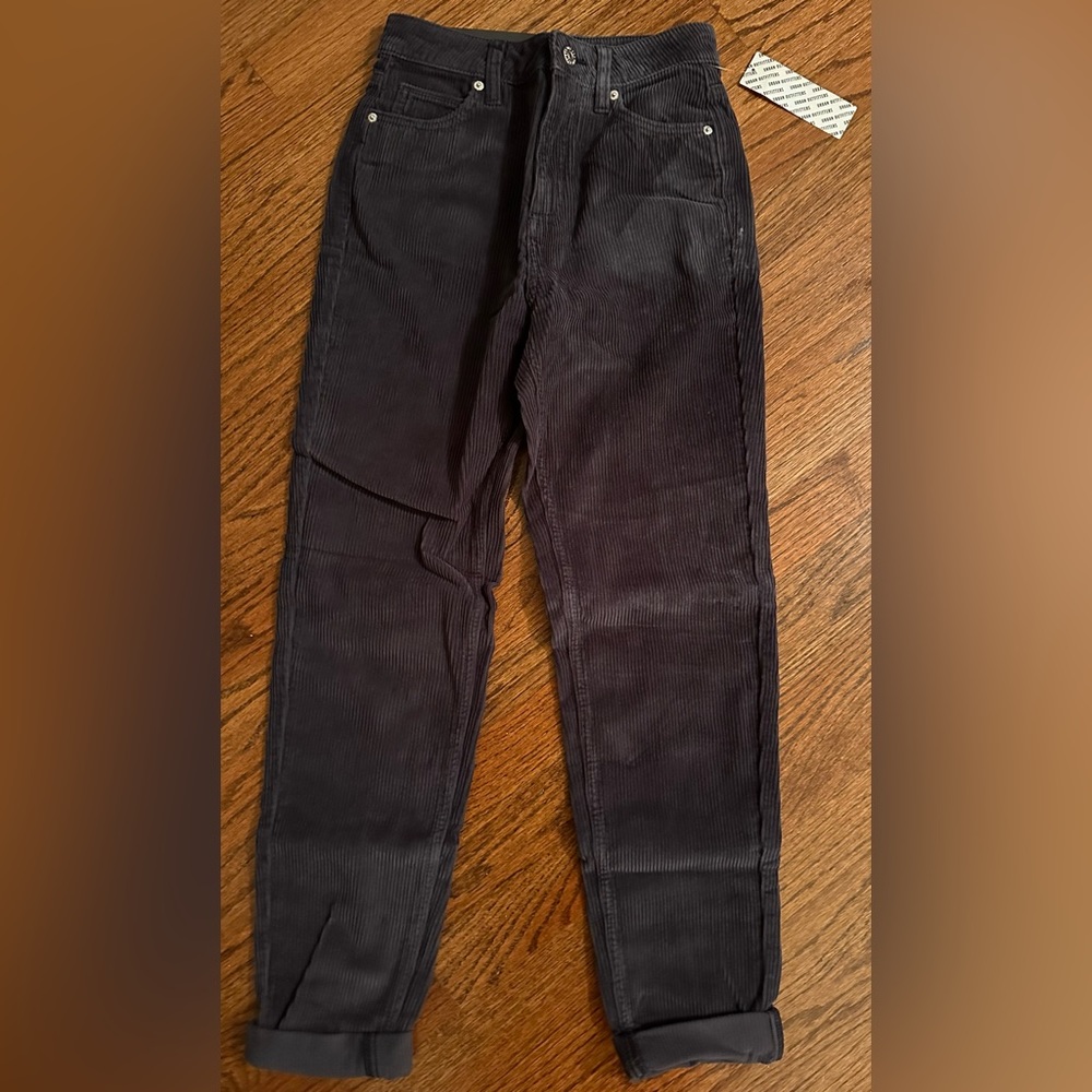 NWT Ladies Urban Outfitters BDG Black Corduroy Cuffed Mom Jeans - SIZE 24